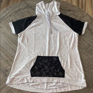 LANE BRYANT Livi Active Sweatshirt Tee (14/16)